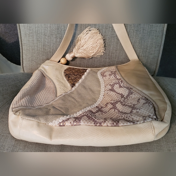 Sharif Cream and Gold Shoulder Bag with Tassel Detail - Picture 5 of 10